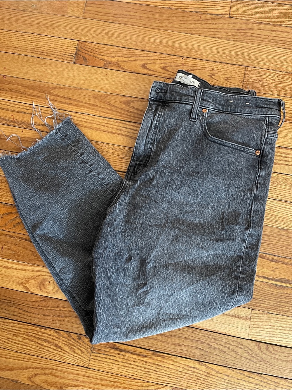Madewell Ankle Crop Jeans in Washed Black